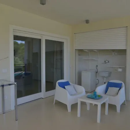 Giglio Di Mare Апартаменты Поликоро